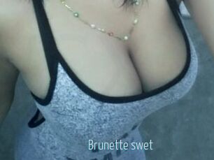 Brunette_swet