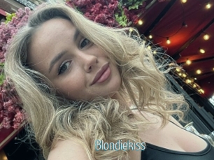 Blondiekiss