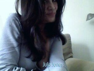 Julia_Jones