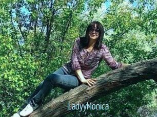 LadyyMonica